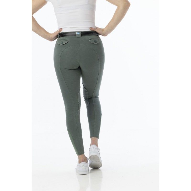 Sellerie Equideal à Saint-Dié 
Pantalon RIDING WORLD conçu pour les cavaliers, apportant confort et aisance grâce à sa matière élastique et respirante.
FONCTIONNALITÉS :
- Respirant.
- Absorbant.
- Stretch : matières principales en stretch.
CARACTÉRISTIQUES :
- Basanes en tissu.
- Ouverture sur l&#39;avant par bouton et fermeture à glissière.
- Poches mains avant.
- Rabat décoratif au dos.
- Existe en 6 couleurs.
- Bas finition élasthanne.
