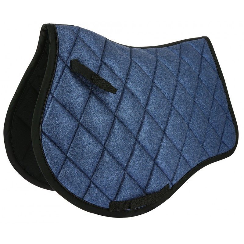 Sellerie Equideal à Saint-Dié 
Tapis de selle Equithème modèle &quot;Glitter&quot;​

Tapis en polyester glitter matelassé de polyfill 300 g/m² et 8 mm de mousse avec doublure mesh polyester Quick Dry. Petites pattes d&#39;attache auto-agrippantes et passage de sangles. Très jolie tresse &quot;métallique&quot; décorative. Ce tapis design est utilisable en compétition ou au quotidien. Produit de haute qualité.
