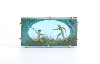 Seaside scene brooch