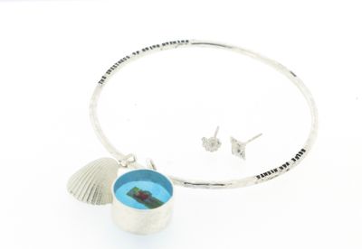 MWM#14 The Sweetness of Doing Nothing, Bangle and silver stud bundle MWM#14 The Sweetness of Doing Nothing, Bangle and silver stud bundle