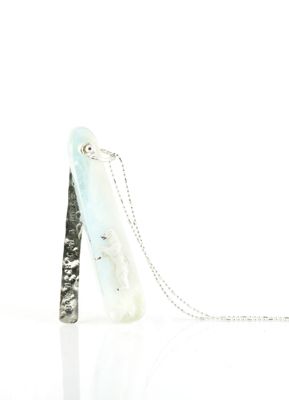 Solo Voyager - Polar Bear Long Pendant necklace Solo Voyager - Polar Bear Long Pendant necklace