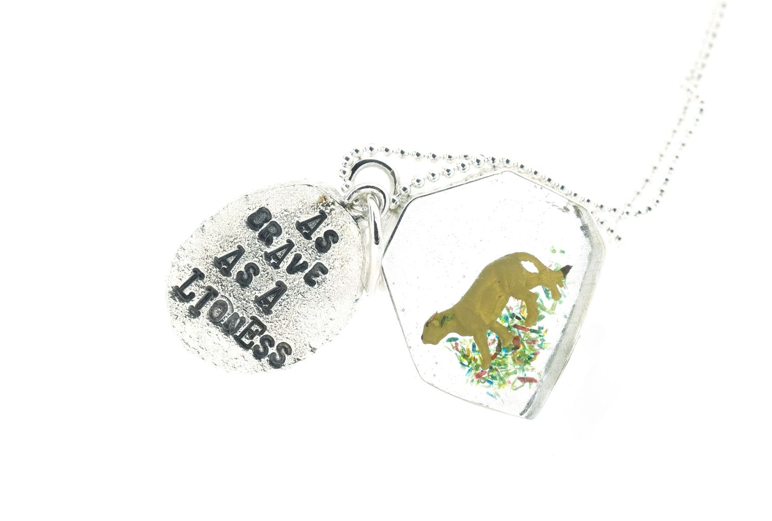 Midget Gem Pendant – As Brave As a Lioness (No.2)