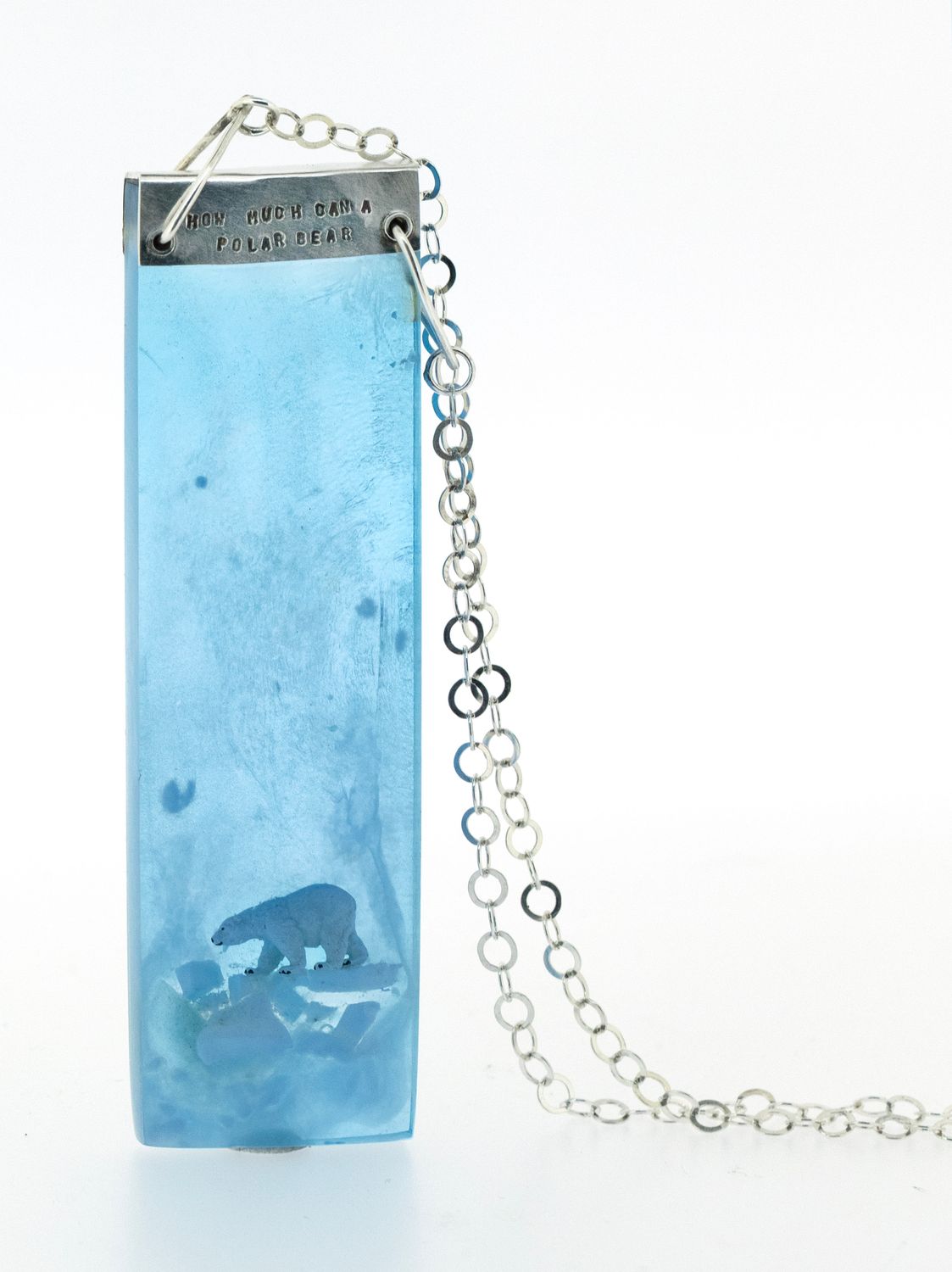 Solo Voyager – Polar Bear Statement Necklace