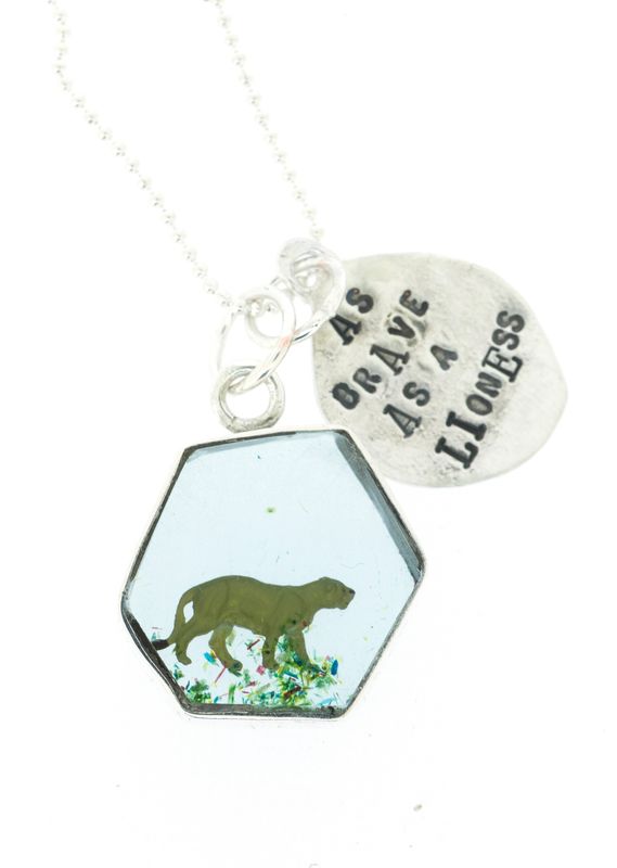 Midget Gem Pendant – As Brave As a Lioness