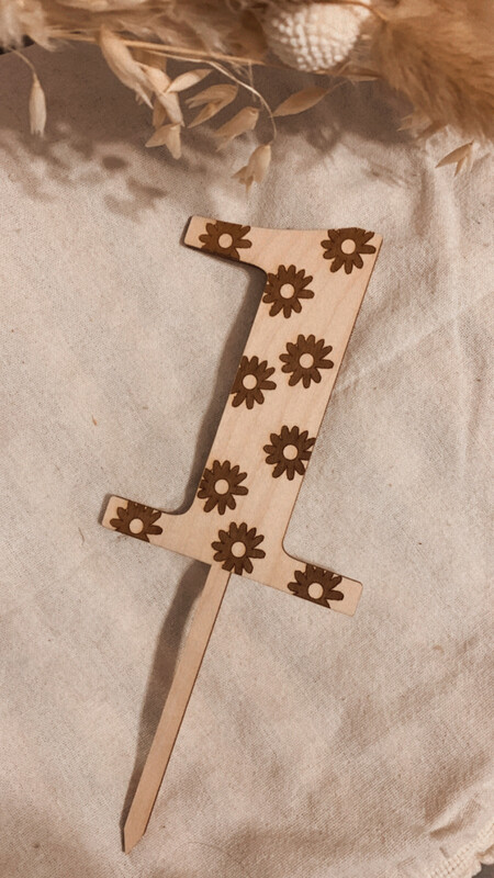 Cake Topper | Engraved Daisies