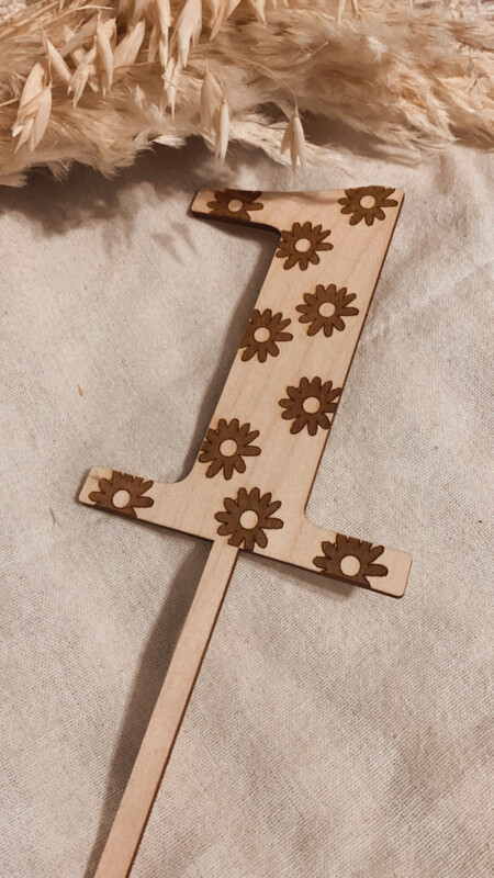 Cake Topper | Engraved Daisies