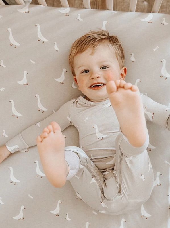 Gunamuna Crib Sheet | Goose