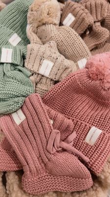 Knit Hat &amp; Bootie Set | Brown