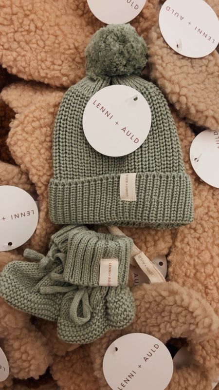Knit Hat &amp; Bootie Set | Green
