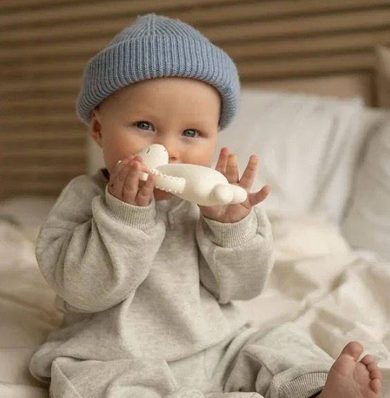 Moonie Organic - Natural Rubber Teether Bunny