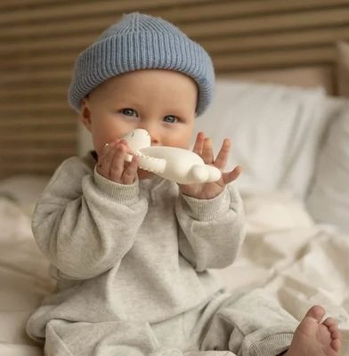 Moonie Organic - Natural Rubber Teether Bunny