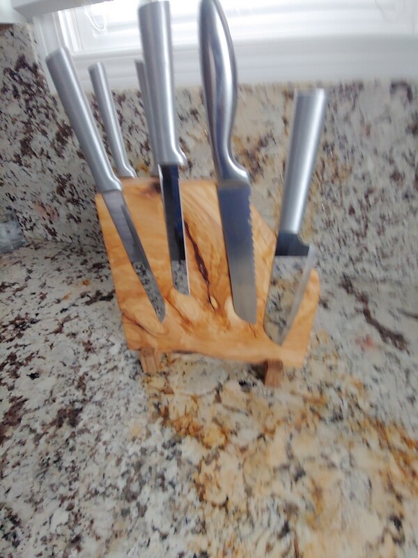 Magnetic knife block