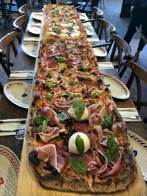 Pizza au mètre (minimum 50cm ) Pizza au mètre (minimum 50cm )