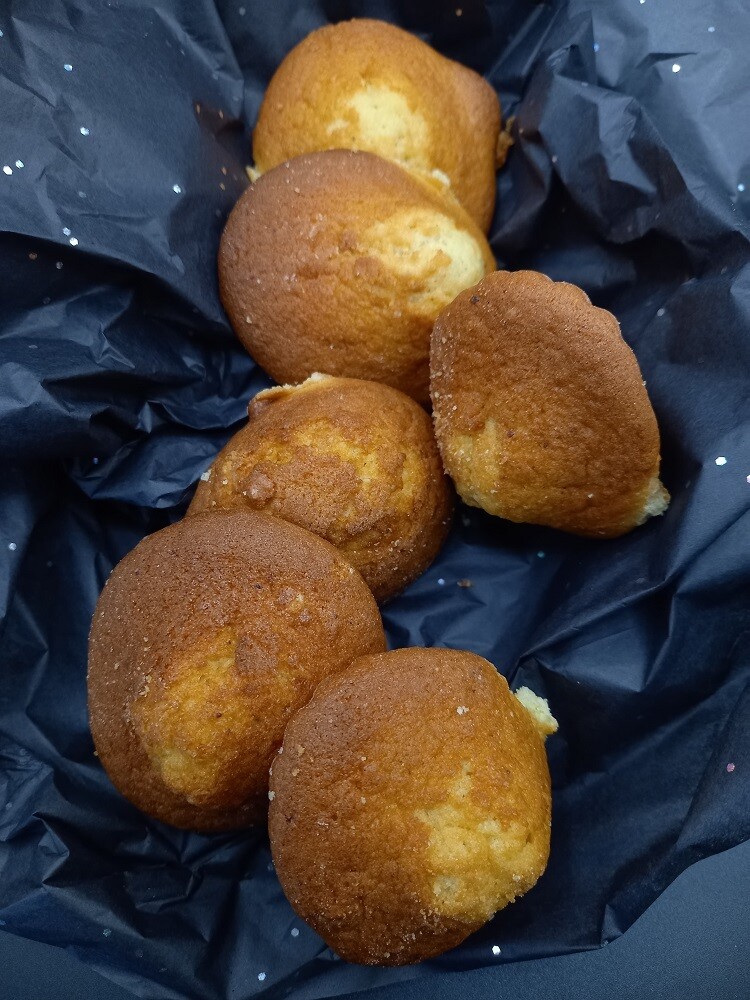MADELEINES ( EMB 6 UN )