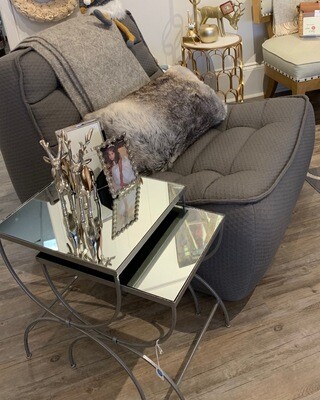 Sasufi Lofty Trendy Armless Chair Sasufi Lofty Trendy Armless Chair