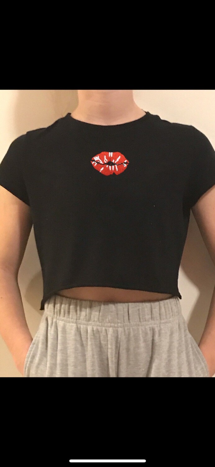 Red lips crop top