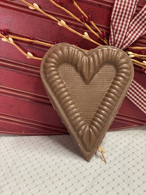 large scalloped heart