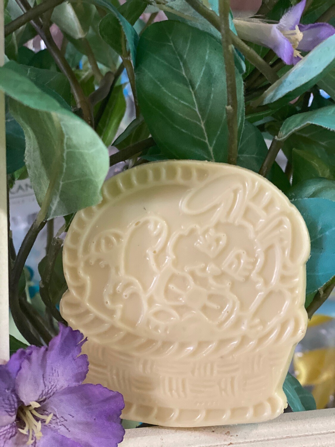 Rabbit and Basket White