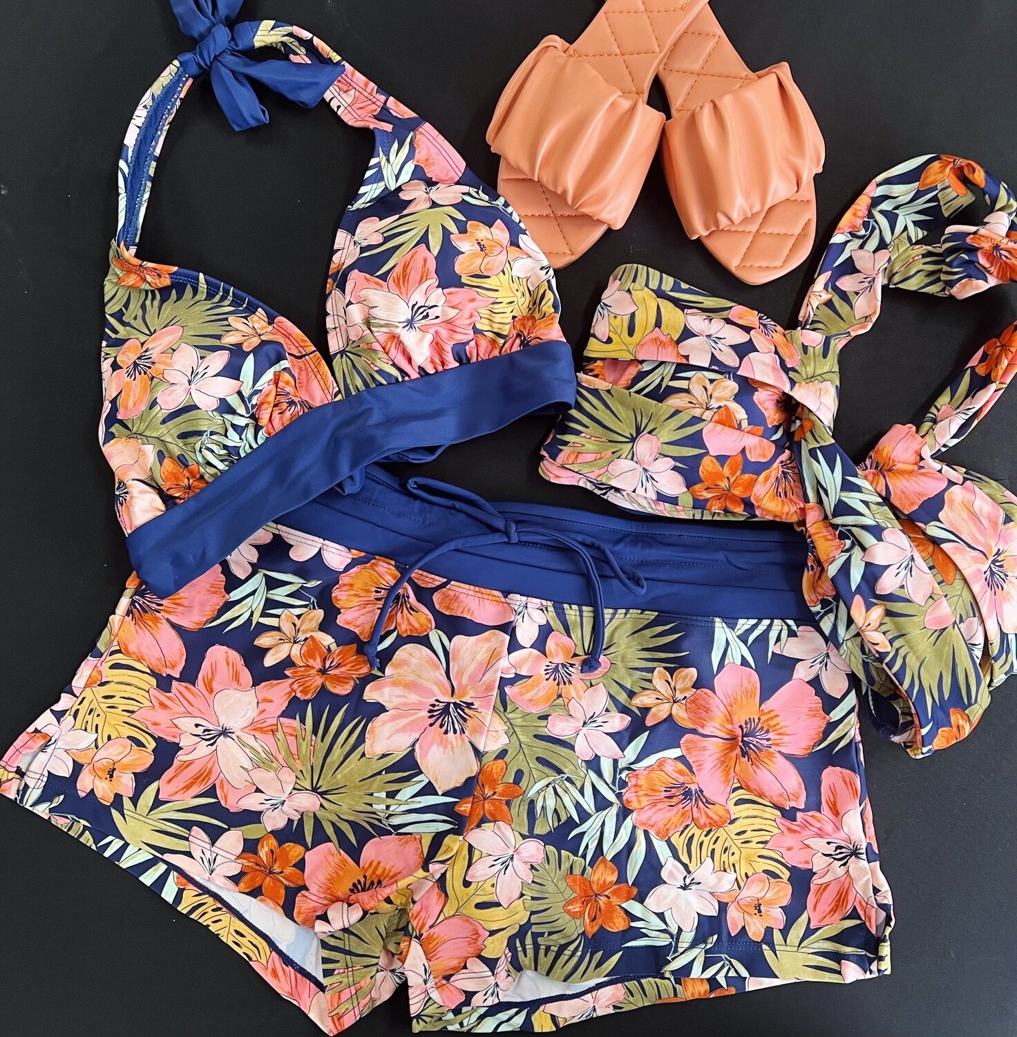 Tiki Beach Tie Short