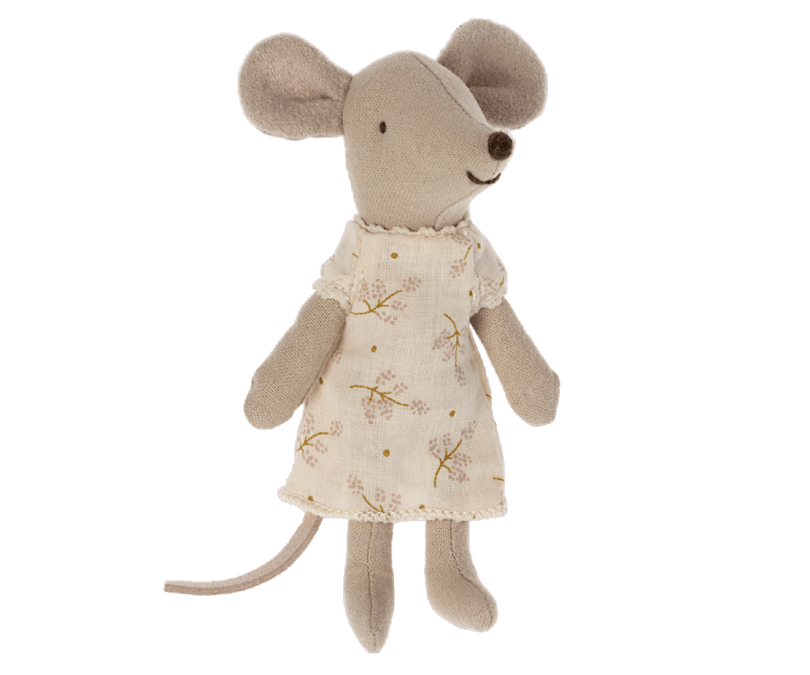 Nightgown for little sister mouse