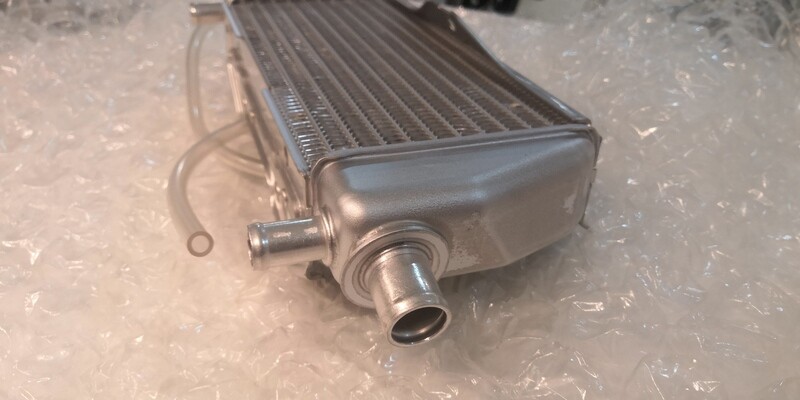 RADIATORE DX ACQUA KAWASAKI KX 250 2005/2008 cod.390610025 RADIATORE DX ACQUA KAWASAKI KX 250 2005/2008 cod.390610025
