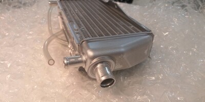 RADIATORE DX ACQUA KAWASAKI KX 250 2005/2008 cod.390610025 RADIATORE DX ACQUA KAWASAKI KX 250 2005/2008 cod.390610025