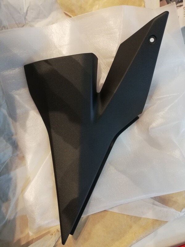 FIANCHETTO SINISTRO KAWASAKI NINJA ZX10R 2004/2005 NERO FIANCHETTO SINISTRO KAWASAKI NINJA ZX10R 2004/2005 NERO