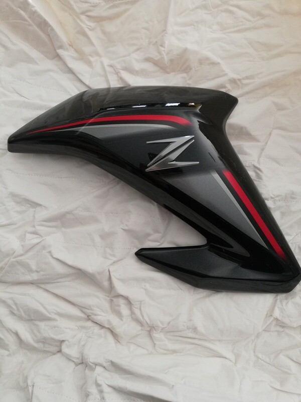 CARENA DESTRA Z900 NERO/GRIGIO/ROSSO CARENA DESTRA Z900 NERO/GRIGIO/ROSSO