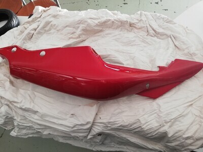 CODONE DESTRO kawasaki NINJA ZX-7R ROSSO 96-99 codice 360011558B1 CODONE DESTRO kawasaki NINJA ZX-7R ROSSO 96-99 codice 360011558B1