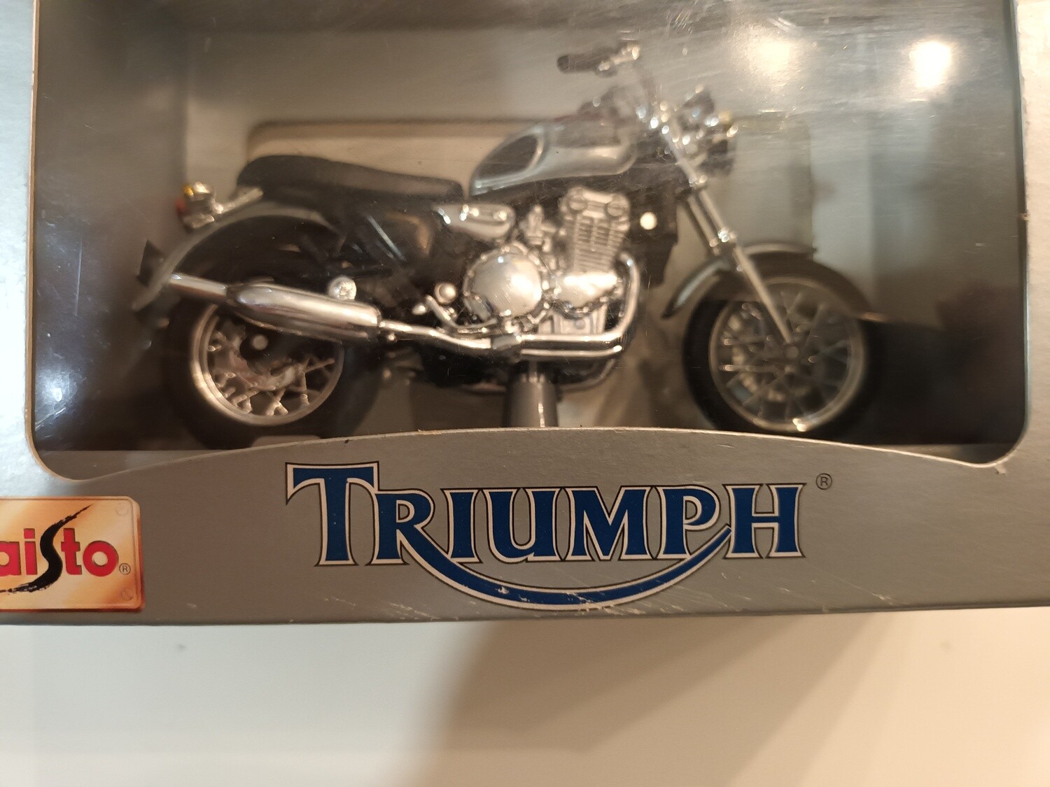 Modellino Triumph Thunderbird M2000000