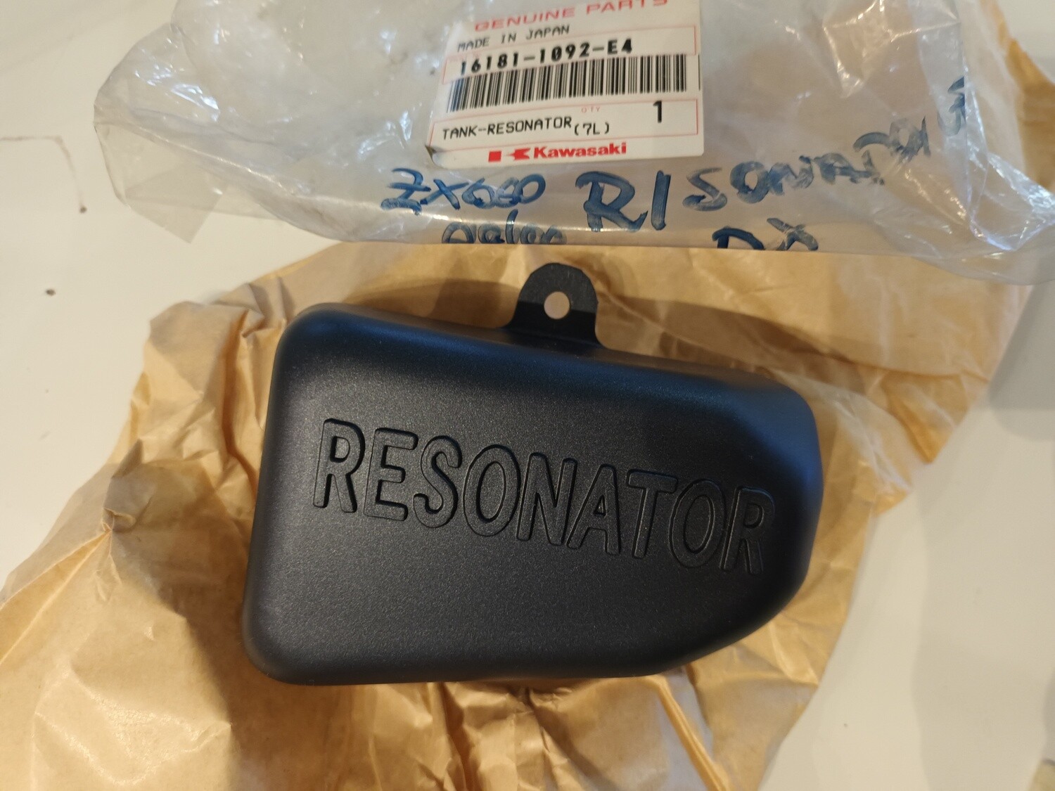 161811092E4 RISUONATORE ASPIRAZIONE DESTRO KAWASAKI NINJA ZX 6R 1998/99 161811092E4 RISUONATORE ASPIRAZIONE DESTRO KAWASAKI NINJA ZX 6R 1998/99