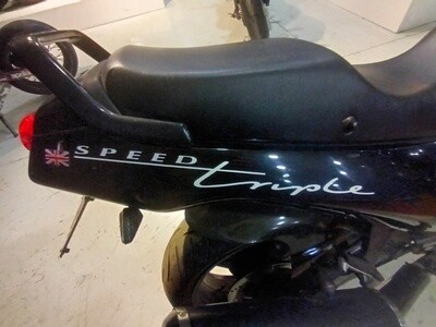 Triumph T309 Speed triple 900 1995  black usata