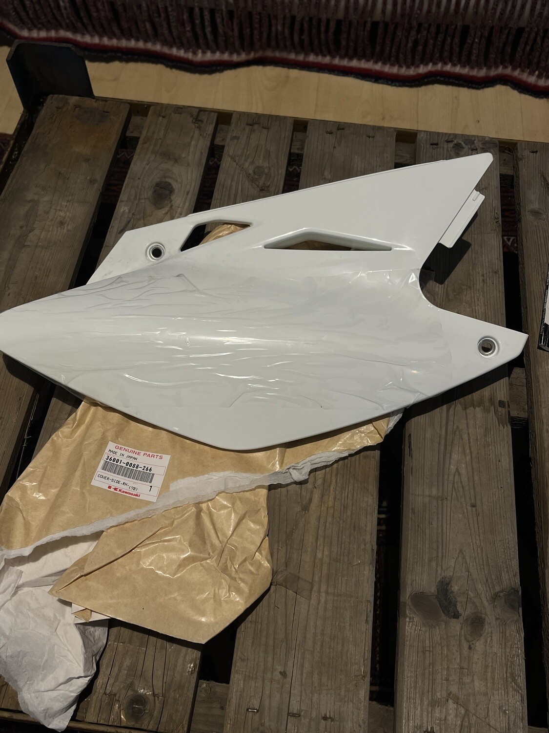 36001-0088-266 COVER-SIDE, RH, S, WHITE KX450F 2006 KAWASAKI