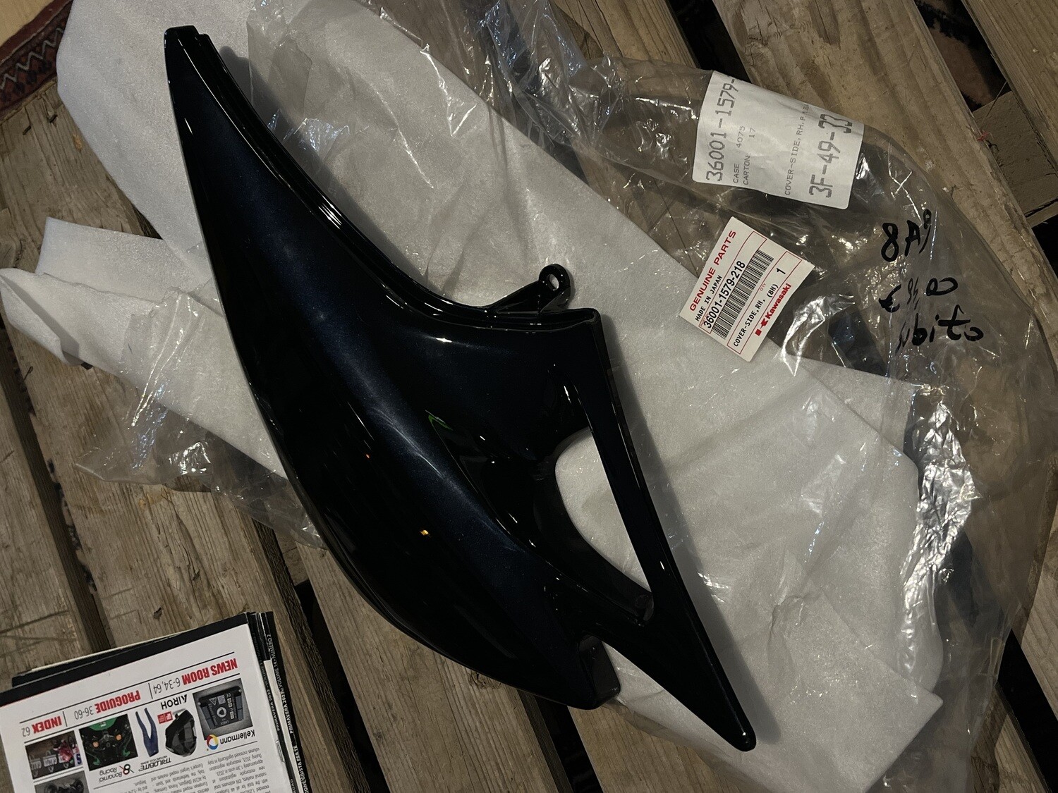 SCOCCA DESTRA NERA 36001-1579-218 NUOVA KAWASAKI