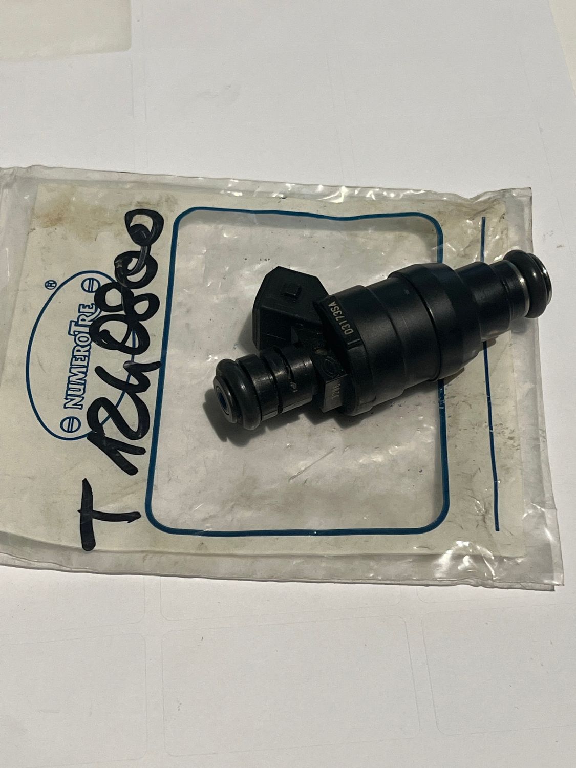 T1240800 iniettore triumph nuovo T1240800 iniettore triumph nuovo