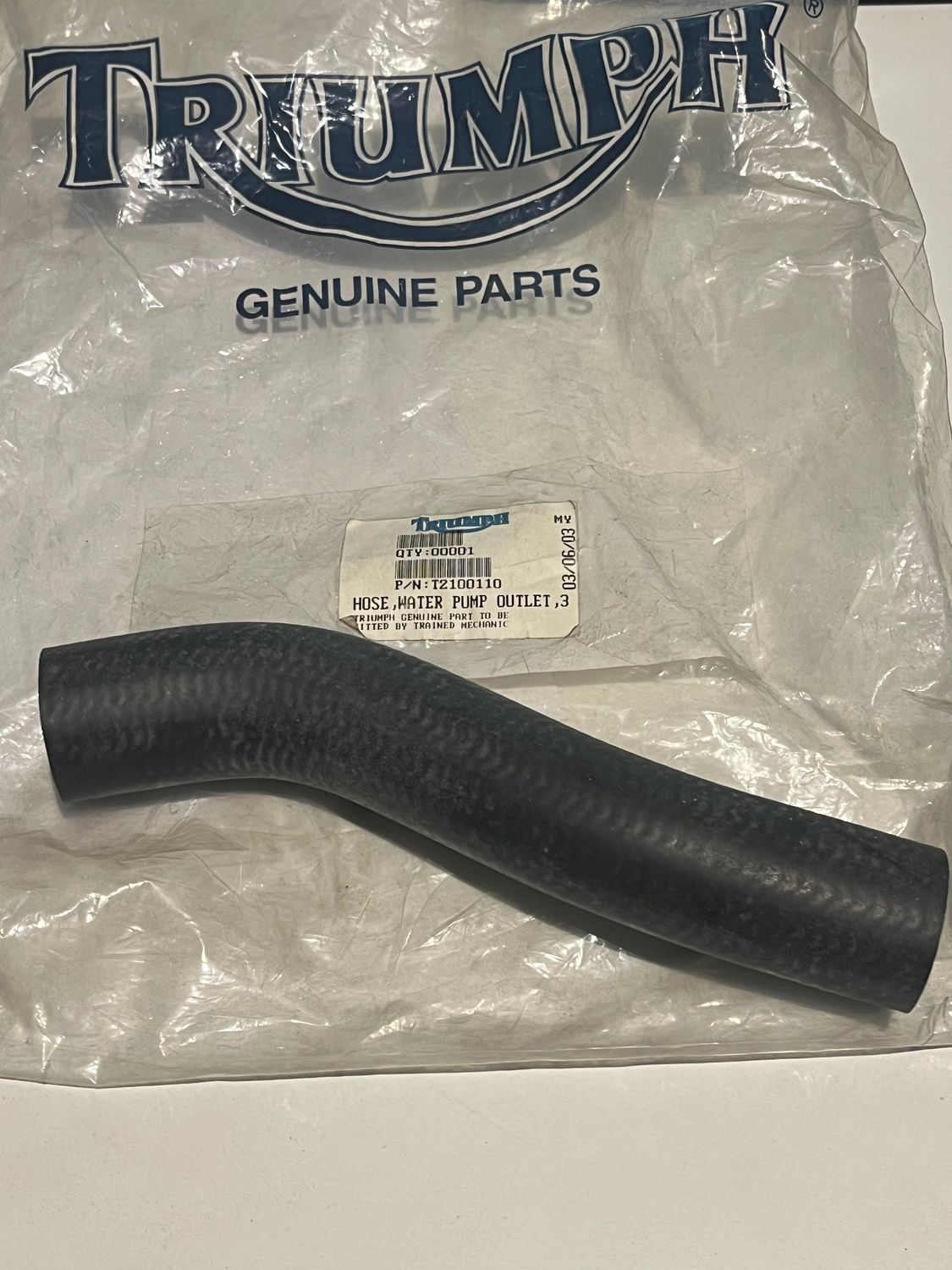 TUBO DI USCITA T2100110 TRIUMPH