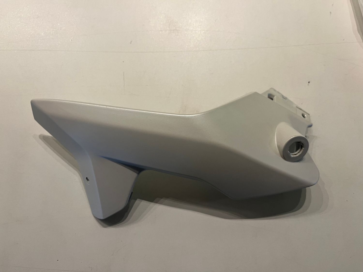 PLASTICA FARO SX KEEWAY RKF 125 2023/2024