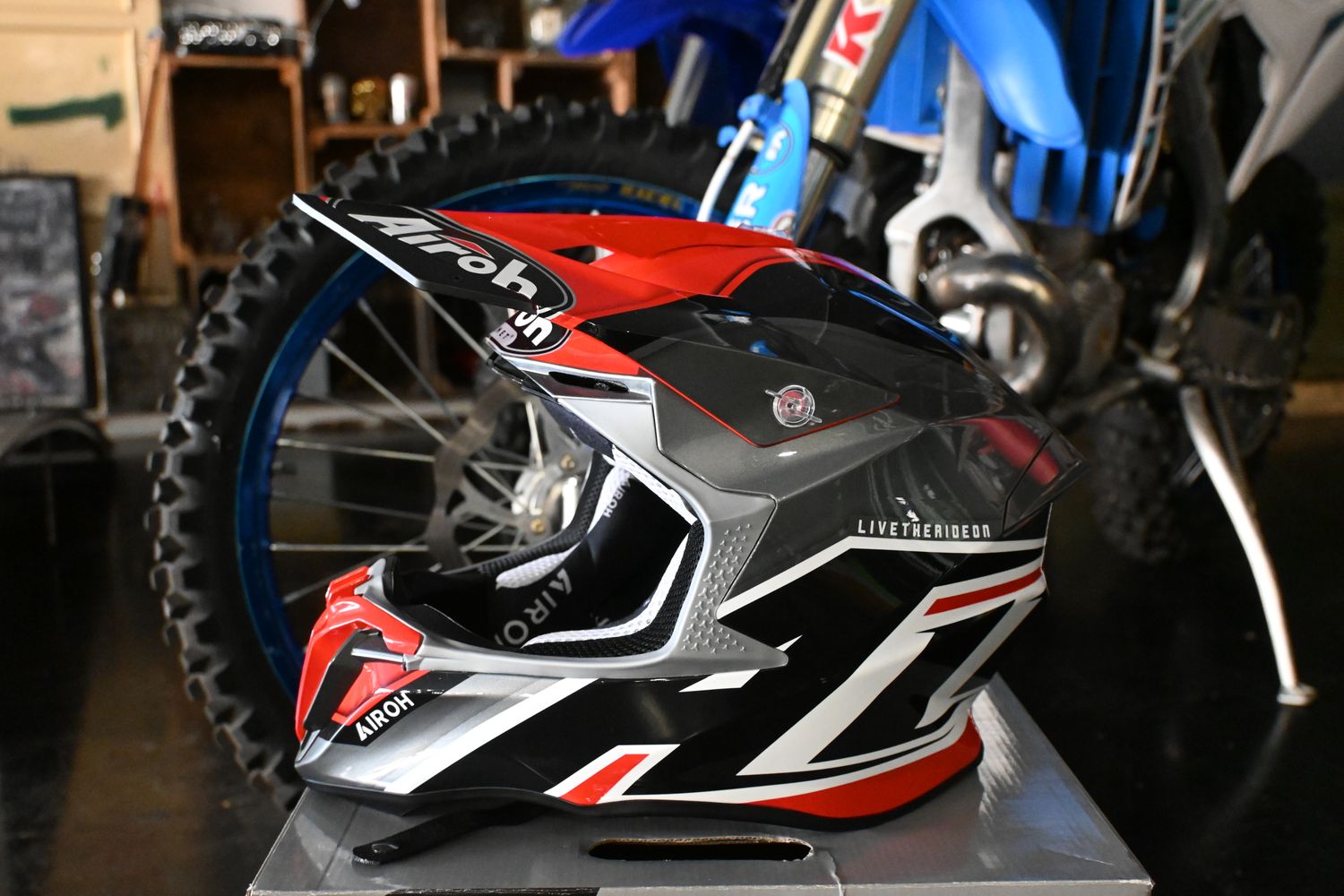 CASCO AIROH TWIST 2.0 SHAKEN TG M AI34A13TW2SRC