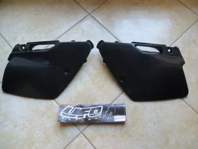 FIANCHETTI LATERALE UFO NERI KX 125/250 94-98