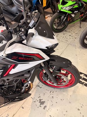 KAWASAKI Z 500 SE MY 2026 BIANCA/ROSSA