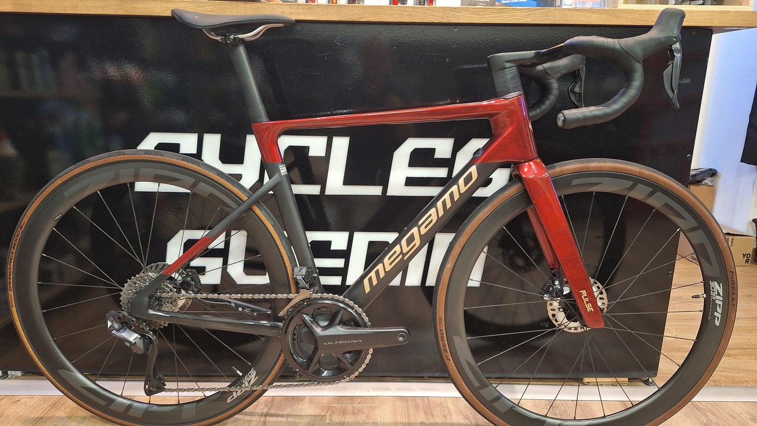 Megamo Pulse Ultegra Di2 2025