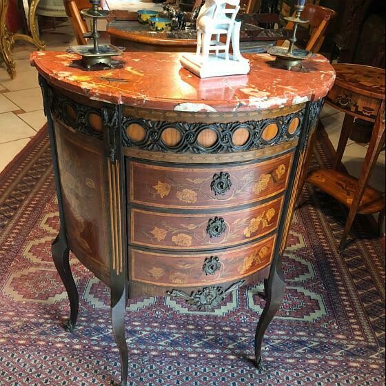 Commode demi-lune