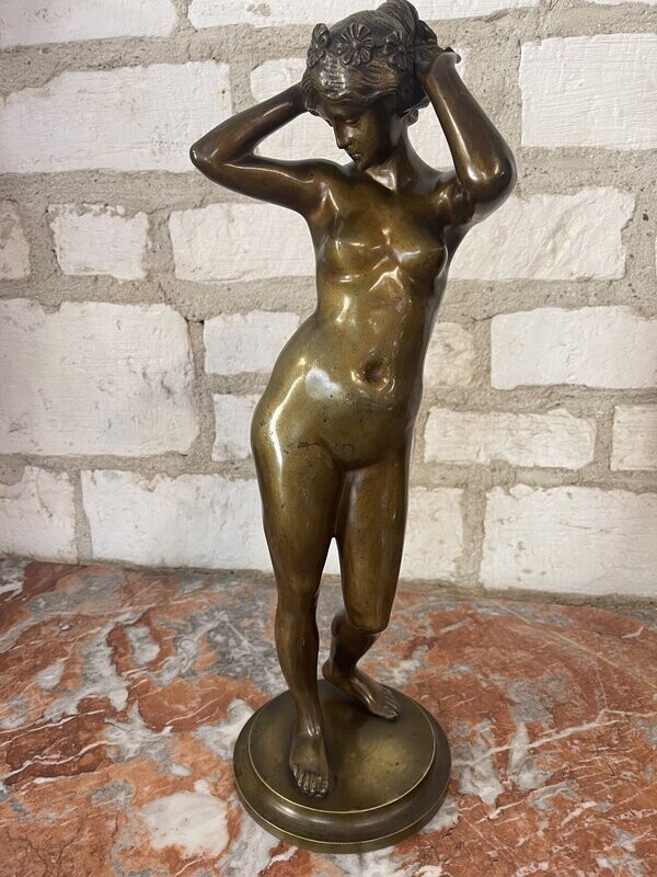 BRONZE FEMME A LA TOILETTE SIGNE NERI