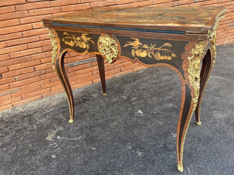 TABLE A JEUX