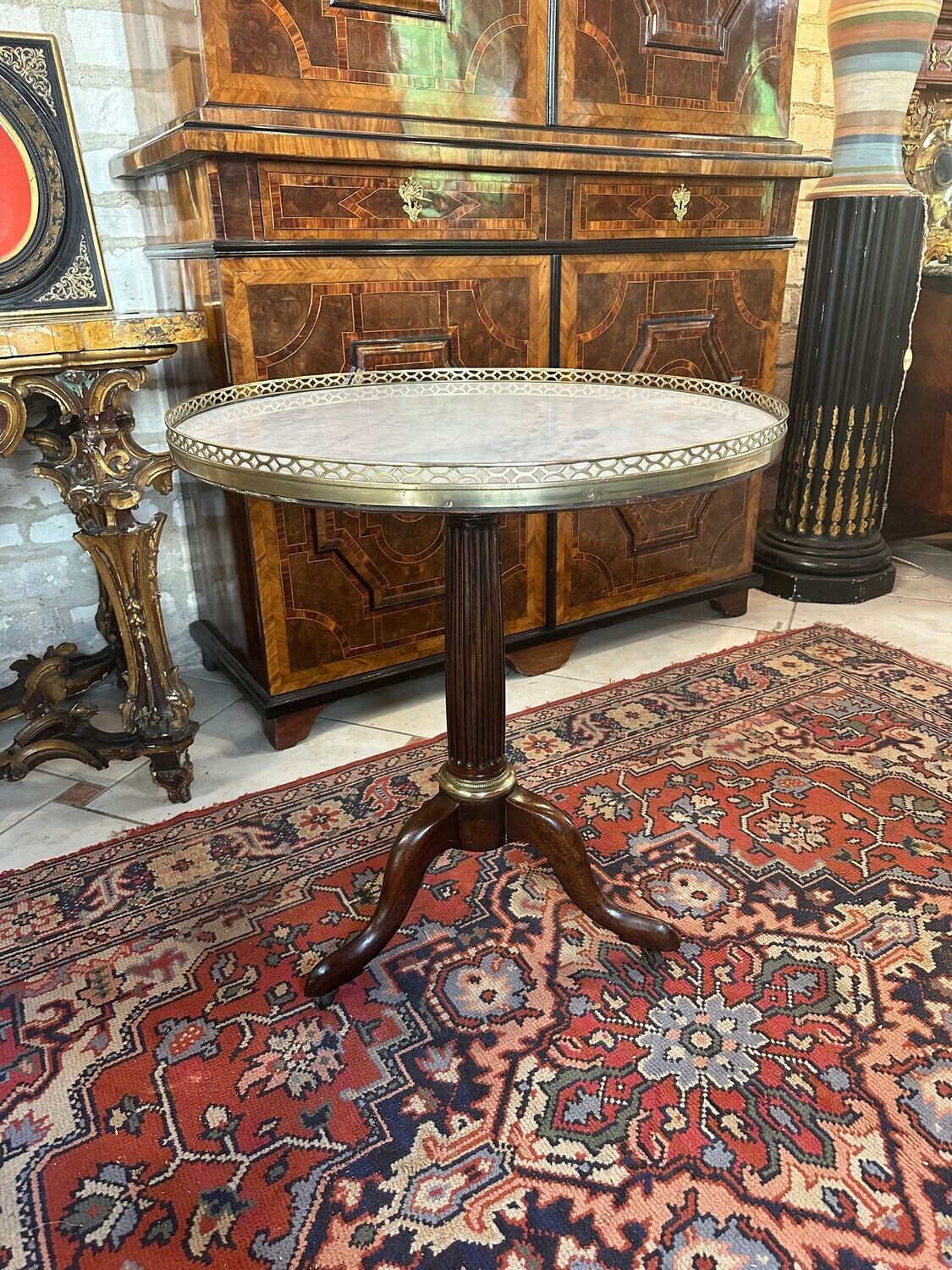 IMPORTANT GUERIDON TRIPODE EPOQUE LOUIS XVI