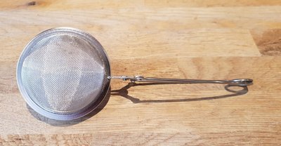 Pince à thé / Tee-Zange mit Feder 65 mm