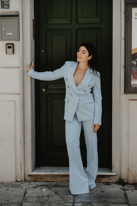Completo doppio petto con pantalone a zampa