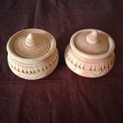 Clay incised mini pots ( set of 2)