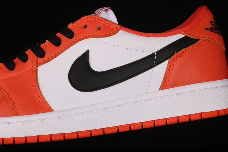 Jordan 1 Low OG &#39;Starfish&#39;