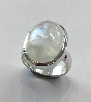 Ring in Silber 925/- mit Mondstein